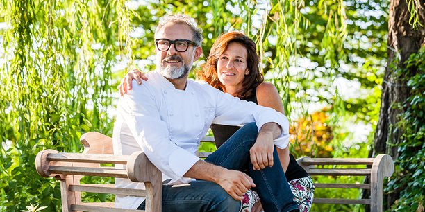 Le chef cuisinier Massimo Bottura et sa femme, Lara Gilmore, à la Casa Maria Luigia, leur maison d’hôtes à Modène.
