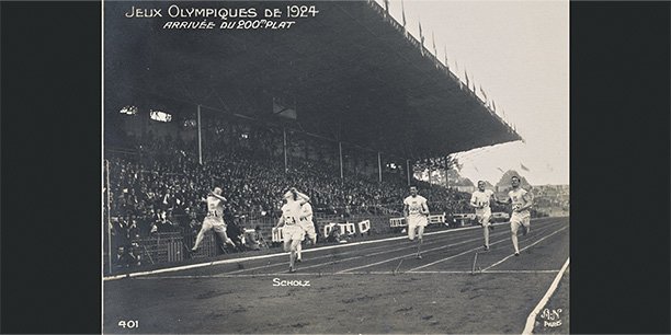 Photo tirée des archives de la bibliothèque historique de la Ville de Paris. Arrivée du 200 mètres au stade Yves-du-Manoir, le 9 juillet 1924.