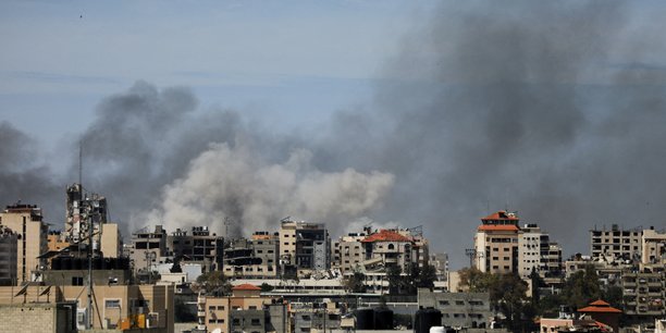 Vue apres une attaque israelienne sur l'hopital al chifa et ses environs dans la ville de gaza[reuters.com]