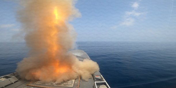 Les trois missiles balistiques houthis constituait une menace directe pour la frégate française et le navire de la marine marchande.