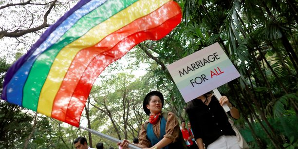La communaute lgbt thailandaise participe au defile de la journee de la liberte gay a bangkok[reuters.com]