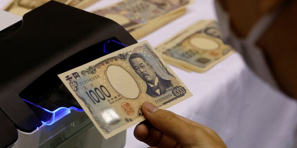 Un billet de yen japonais dans une imprimerie de l'office national d'impression des billets de la banque du japon, a tokyo[reuters.com]