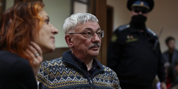 Dirigeant emprisonne de l'organisation de defense des droits humains memorial, oleg orlov, lors d'une audience au tribunal a moscou[reuters.com]