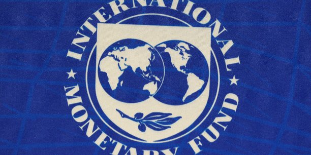 Le logo du fonds monetaire international (fmi) a santiago[reuters.com]