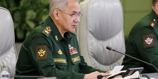 Le ministre russe de la defense, serguei choigou, preside une reunion a moscou[reuters.com]