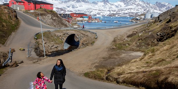 Les habitants du groenland aux prises avec le rechauffement climatique[reuters.com]