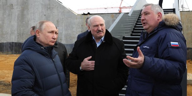 Le president russe poutine et le president bielorusse loukachenko visitent le cosmodrome de vostochny[reuters.com]