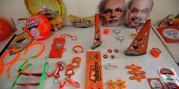 Photo des goodies representant le le bharatiya janata party (bjp) en inde[reuters.com]