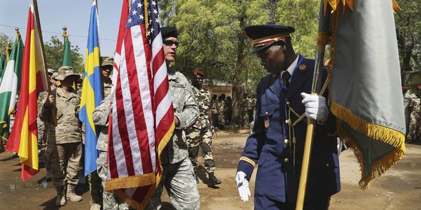 Des soldats participent a la ceremonie d'ouverture de flintlock 2015[reuters.com]