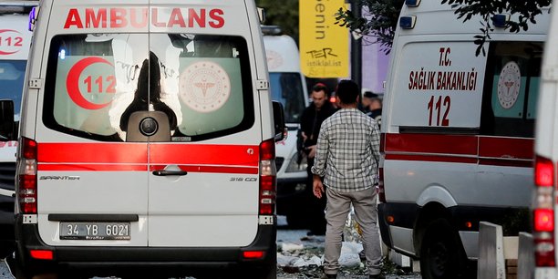 Explosion dans le quartier central de taksim a istanbul[reuters.com]