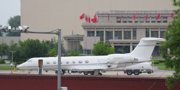 Le jet prive du directeur general de tesla, elon musk, a l'aeroport de pekin[reuters.com]