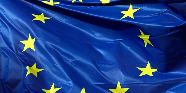 Le drapeau de l'union europeenne[reuters.com]