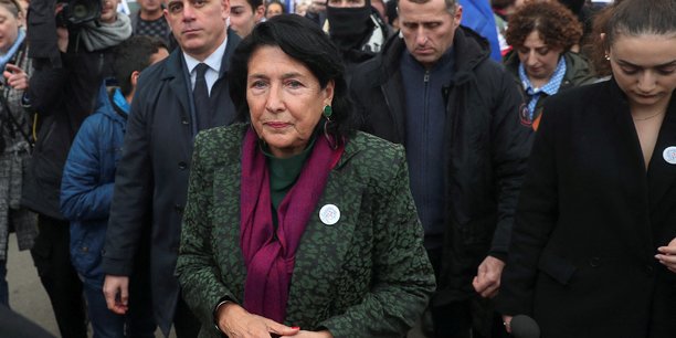 La presidente de la georgie salome zourabichvili lors d'une procession en faveur de l'adhesion du pays a l'union europeenne, a tbilissi[reuters.com]