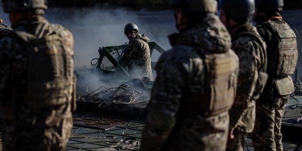 Militaires ukrainiens lors d'un entrainement, dans la region de tchernihiv[reuters.com]