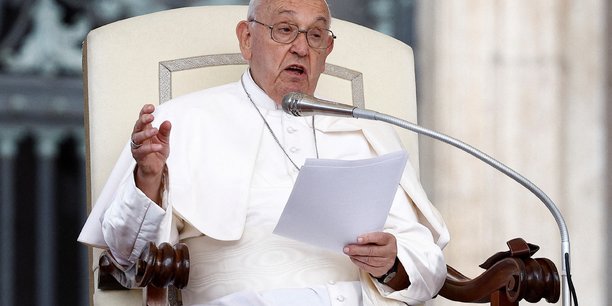 Le pape francois assiste a l'audience generale hebdomadaire, place saint-pierre, au vatican[reuters.com]