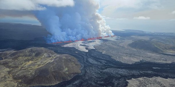 Eruption de volcan sur la peninsule de reykjanes en islande[reuters.com]