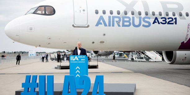 Le chancelier allemand olaf scholz lors de l'ouverture du salon international de l'aerospatiale ila a l'aeroport de schoenefeld[reuters.com]