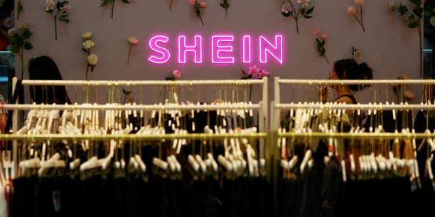 Un pop-up store shein dans un centre commercial de singapour[reuters.com]