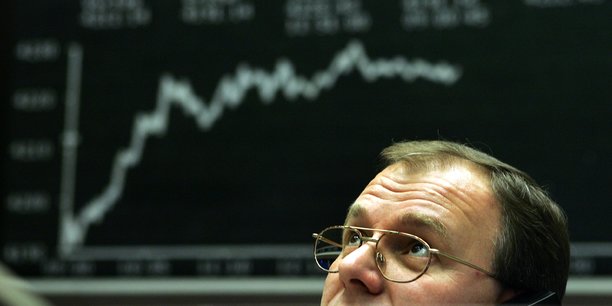 Un trader dans la salle des marches de la bourse allemande a francfort[reuters.com]