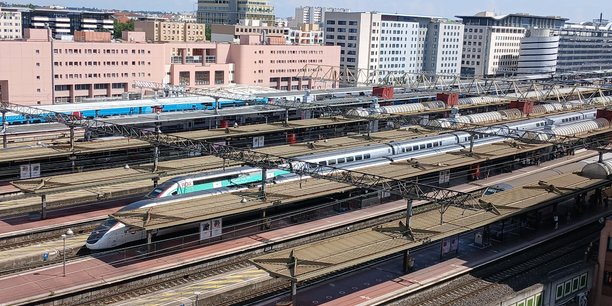 Le désengorgement de l'étoile ferroviaire lyonnaise, aujourd'hui saturée, fait partie des principaux enjeux des échanges à venir autour du projet de SERM lyonnais, en Auvergne-Rhône-Alpes. Ici, la gare de Lyon Part-Dieu.