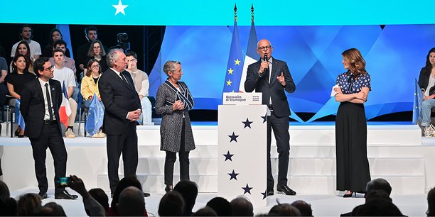 François Bayrou, Élisabeth Borne et Édouard Philippe en meeting début mai lors de la campagne des élections européennes, à Paris.
