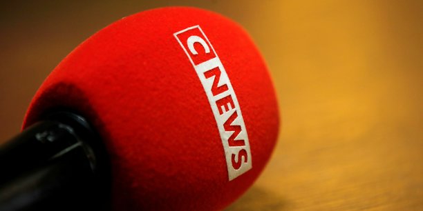 Cette première place est une bonne nouvelle pour CNews, qui espère voir sa fréquence TNT renouvelée, l’actuelle arrivant à échéance en 2025.