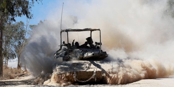 Un char israelien pres de la frontiere entre israel et gaza[reuters.com]