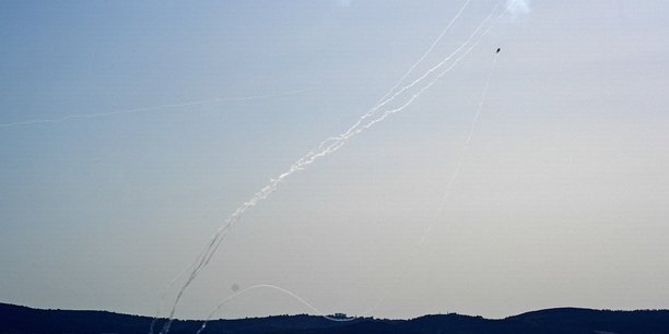 Des roquettes lancees du liban vers israel par la frontiere sont interceptees, en israel[reuters.com]