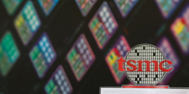 TSMC est devenu la huitième société cotée à parvenir à dépasser le seuil des 1.000 milliards de dollars de capitalisation boursière à Wall Street.