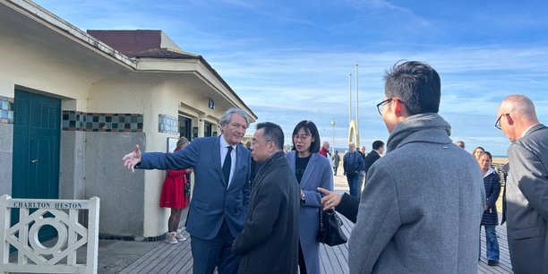 Le maire de Deauville a reçu, en février dernier, Lu Shaye, ambassadeur de Chine en France, pour lui vanter les mérites de sa ville.