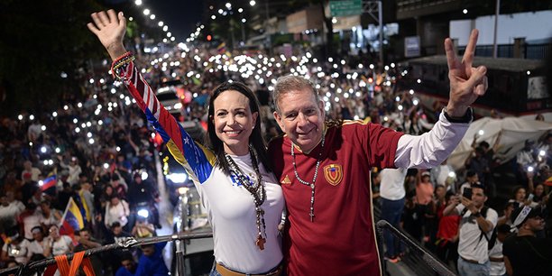 María Corina Machado et le candidat Edmundo Urrutia, le 4 juillet dans la capitale.