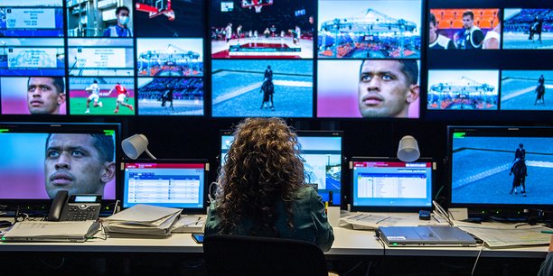 Salle de contrôle de la qualité de l’image d’OBS lors des Jeux olympiques de Tokyo, en 2021.