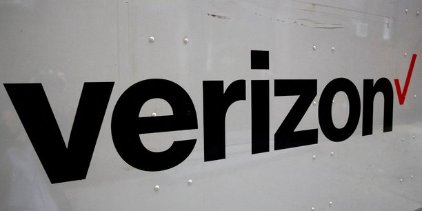 Le logo de verizon sur un camion a new york[reuters.com]