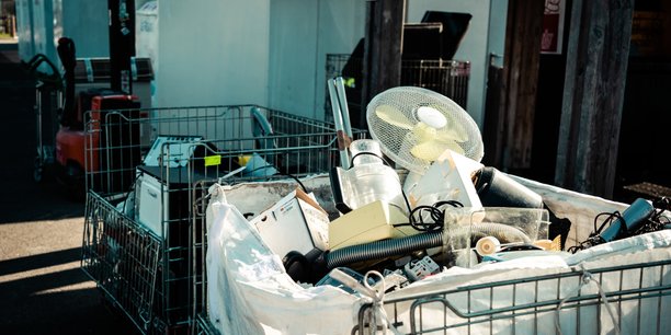 Selon un rapport de l'IGF, « 40 % du gisement de déchets soumis à une REP échappe encore à la collecte, et 50 % n'est pas recyclé ».