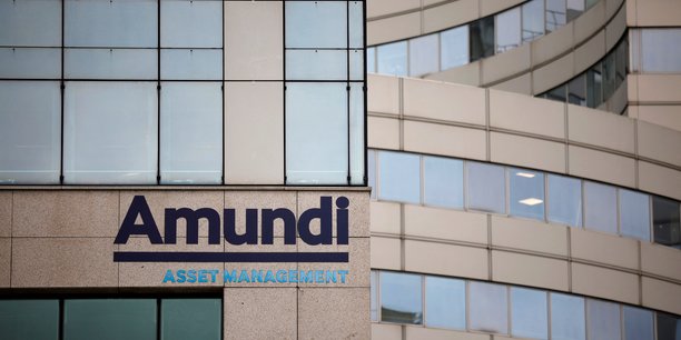 Logo d'amundi devant le siege de la societe a paris[reuters.com]