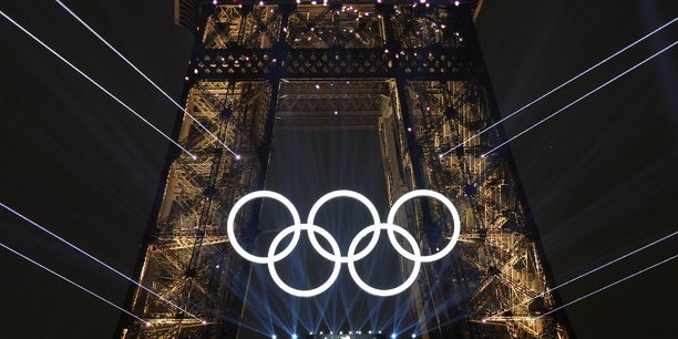 Les Jeux Olympiques « ont coûté 8,8 milliards d'euros constitués en grande partie d'investissements privés » et « on estime que [leurs retombées] seront au total de 9 milliards étalés sur quinze ans », a déclaré la ministre démissionnaire des Entreprises et du Tourisme, Olivia Grégoire.