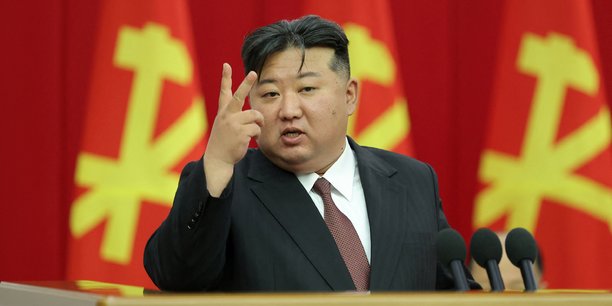 Le leader nord-coreen kim jong un assiste a la 10eme reunion pleniere du 8eme comite central du parti des travailleurs de coree a pyongyang[reuters.com]