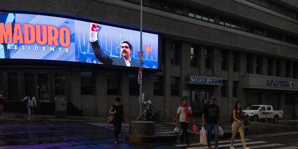 Une image du president venezuelien nicolas maduro dans la rue[reuters.com]