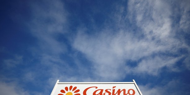 Le logo de casino a l'exterieur d'un supermarche a sainte-hermine[reuters.com]