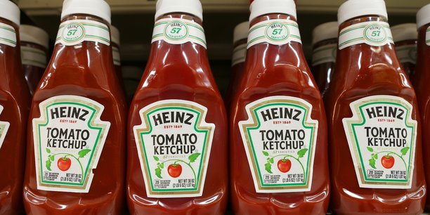 Des bouteilles de ketchup heinz dans un magasin de manhattan[reuters.com]