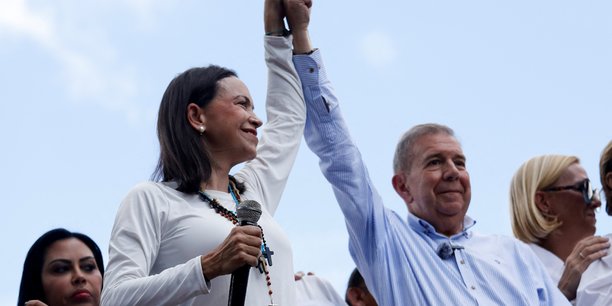 Le candidat a la presidentielle du venezuela, edmundo gonzalez, avec la chef de l'opposition maria corina machado a caracas[reuters.com]