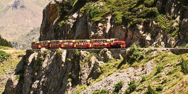 Le train touristique d'Artouste dans les Pyrénées-Atlantiques a transporté 120.000 touristes en 2023.