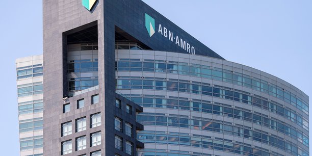 Logo abn amro a son siege a amsterdam[reuters.com]