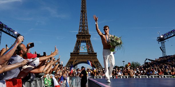 Léon Marchand au Parc des champions, au Trocadéro, le 6 août.