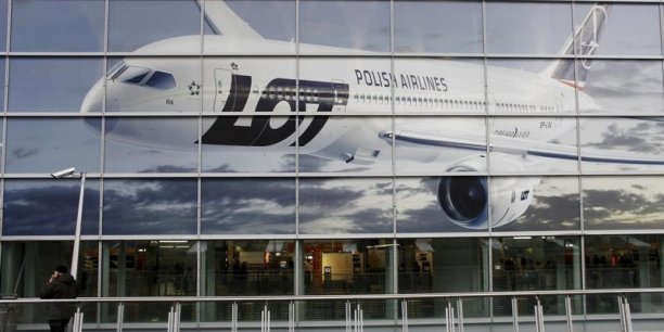 Boeing dédommagerait LOT pour les problèmes du 787[reuters.com]