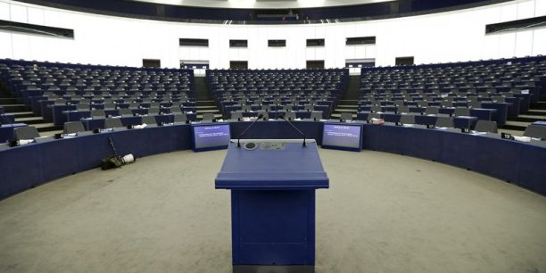 L'UMP en tête pour les européennes, devant le FN et le PS[reuters.com]