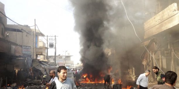 Des dizaines de morts dans l'attaque aérienne d'un marché en Syrie[reuters.com]