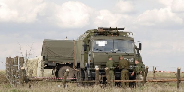 Manoeuvres russes près de la frontière ukrainienne[reuters.com]