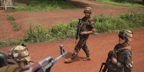 Plus de 20 morts à Bambari, Jean-Yves Le Drian annule sa visite[reuters.com]