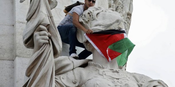 Rassemblement pro-palestinien à Paris malgré interdiction[reuters.com]